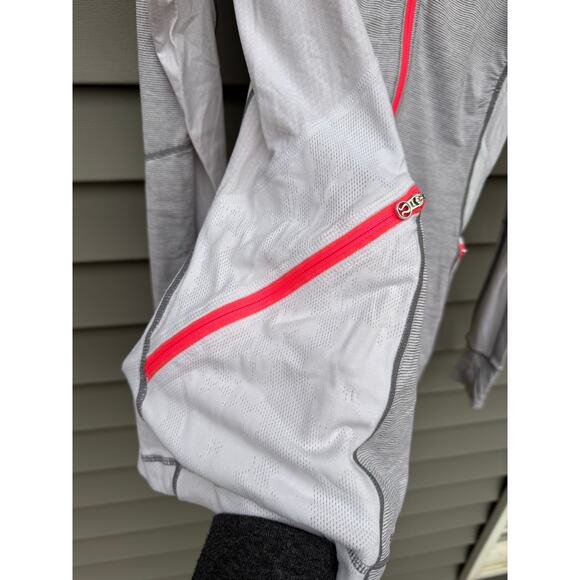 Lululemon Run size 8 Wild 1/2 Zip Long Sleeve Top - Wee Stripe White Fossil RARE - Picture 6 of 16